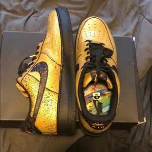 Nike Air Force 1 Low Gold Edition Pack.